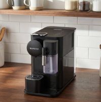 Капсульная кофемашина De'Longhi Lattissima One EN510.B (чёрная)