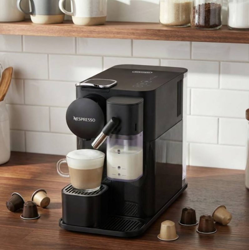 Капсульная кофемашина De'Longhi Lattissima One EN510.B (чёрная)
